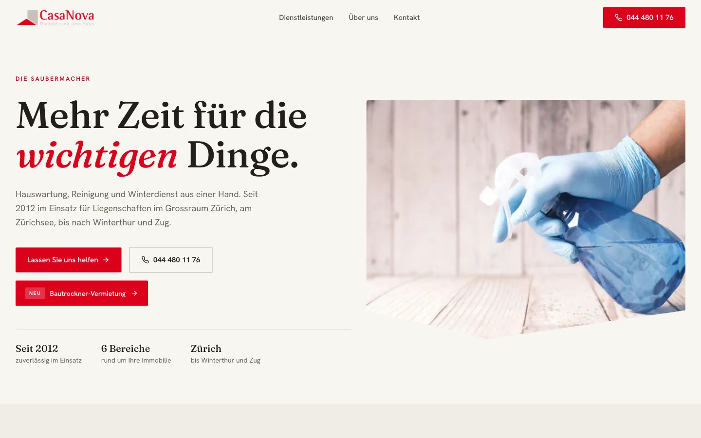 Startseite von CasaNova Dienste rund ums Haus mit der Telefonnummer als erster Handlung